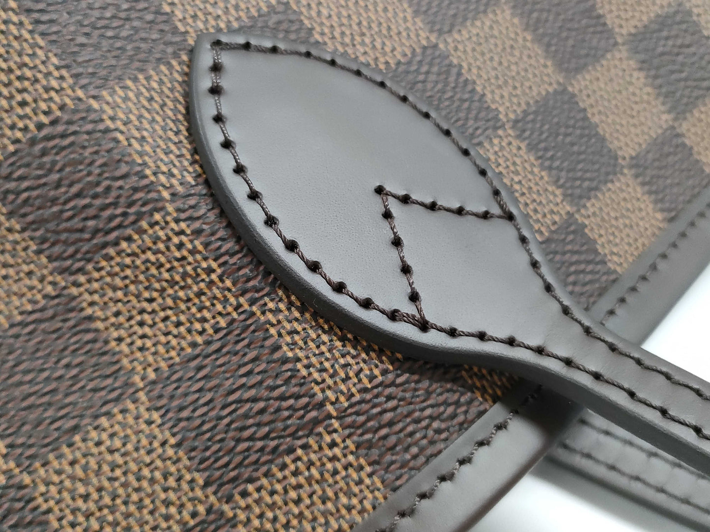 LOUIS VUITTON Damier Neverfull MM Tote Bag with Pouch