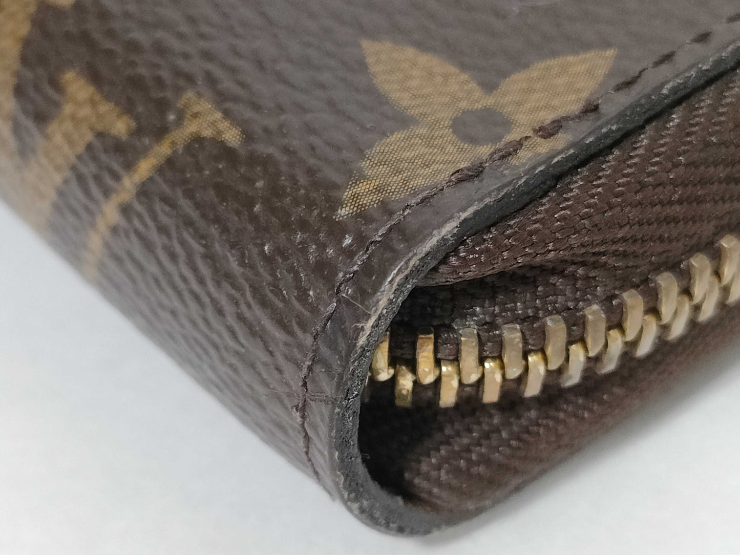 LOUIS VUITTON LOUIS VUITTON Monogram Louis Vuitton Monogram Zippy Organizer Wallet
