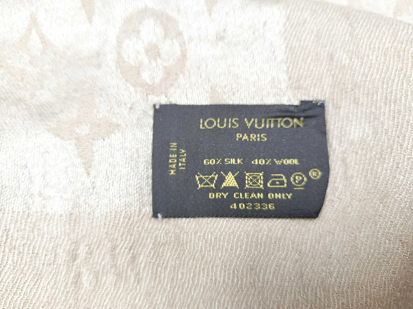 LOUIS VUITTON LOUIS VUITTON Monogram Louis Vuitton Shawl Monogram 60% Silk 40% Wool Beige Gold Scarf
