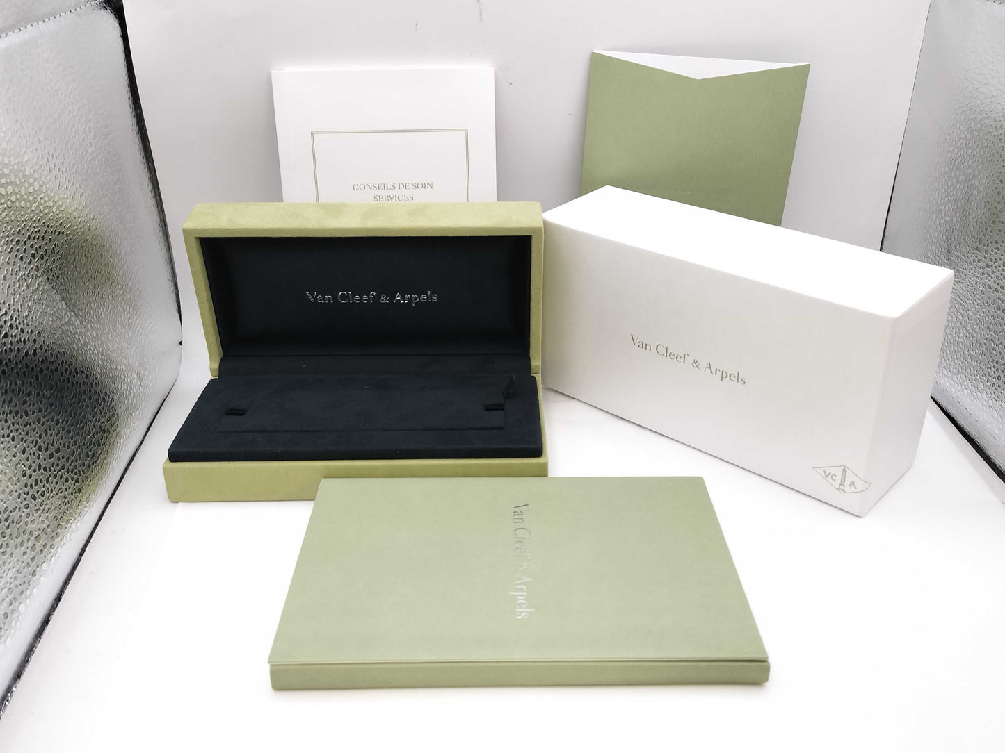 Van Cleef & Arpels Vintage Alhambra 5-Piece Malachite Bracelet in Yellow Gold and Au750, 12.7g