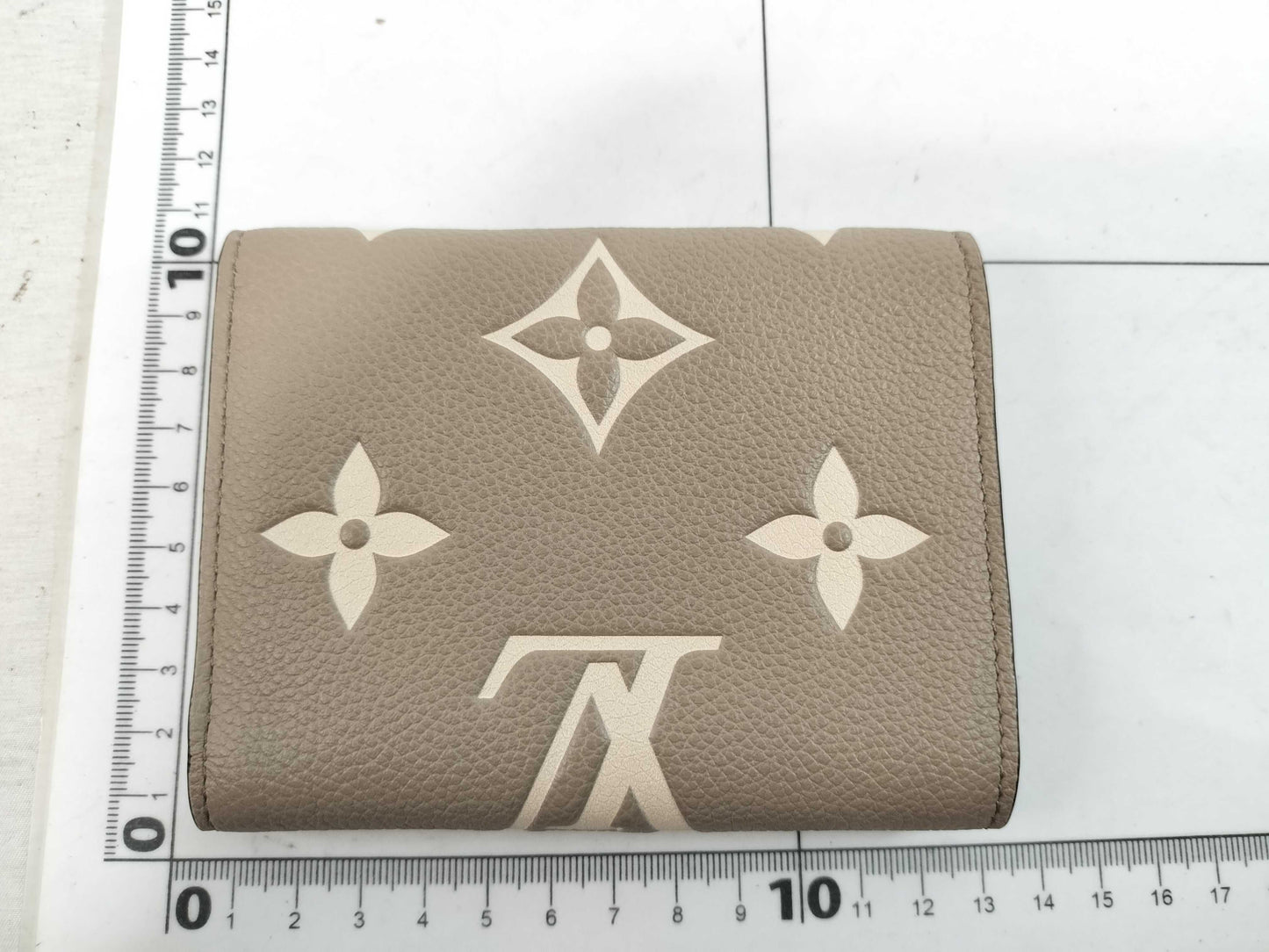 LOUIS VUITTON Monogram Empreinte LOUIS VUITTON Monogram Empreinte Portefeuille Victorine RFID Wallet