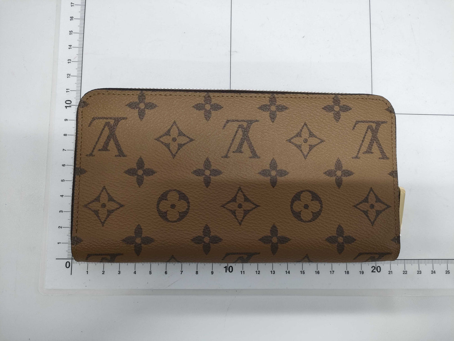 LOUIS VUITTON Monogram Two-Tone Zippy Wallet with IC Chip and Dust Bag, M82444