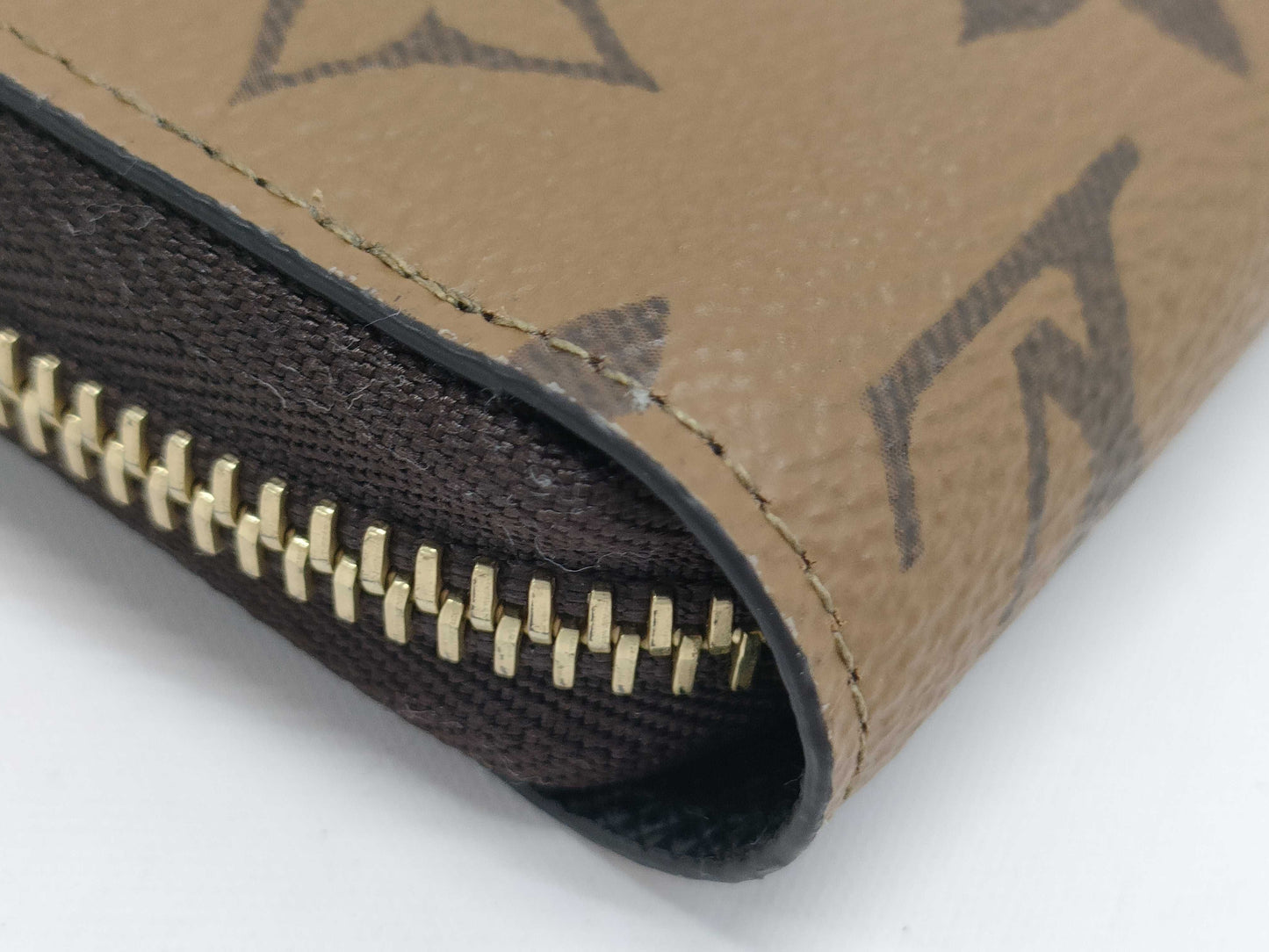 LOUIS VUITTON Monogram Two-Tone Zippy Wallet with IC Chip and Dust Bag, M82444
