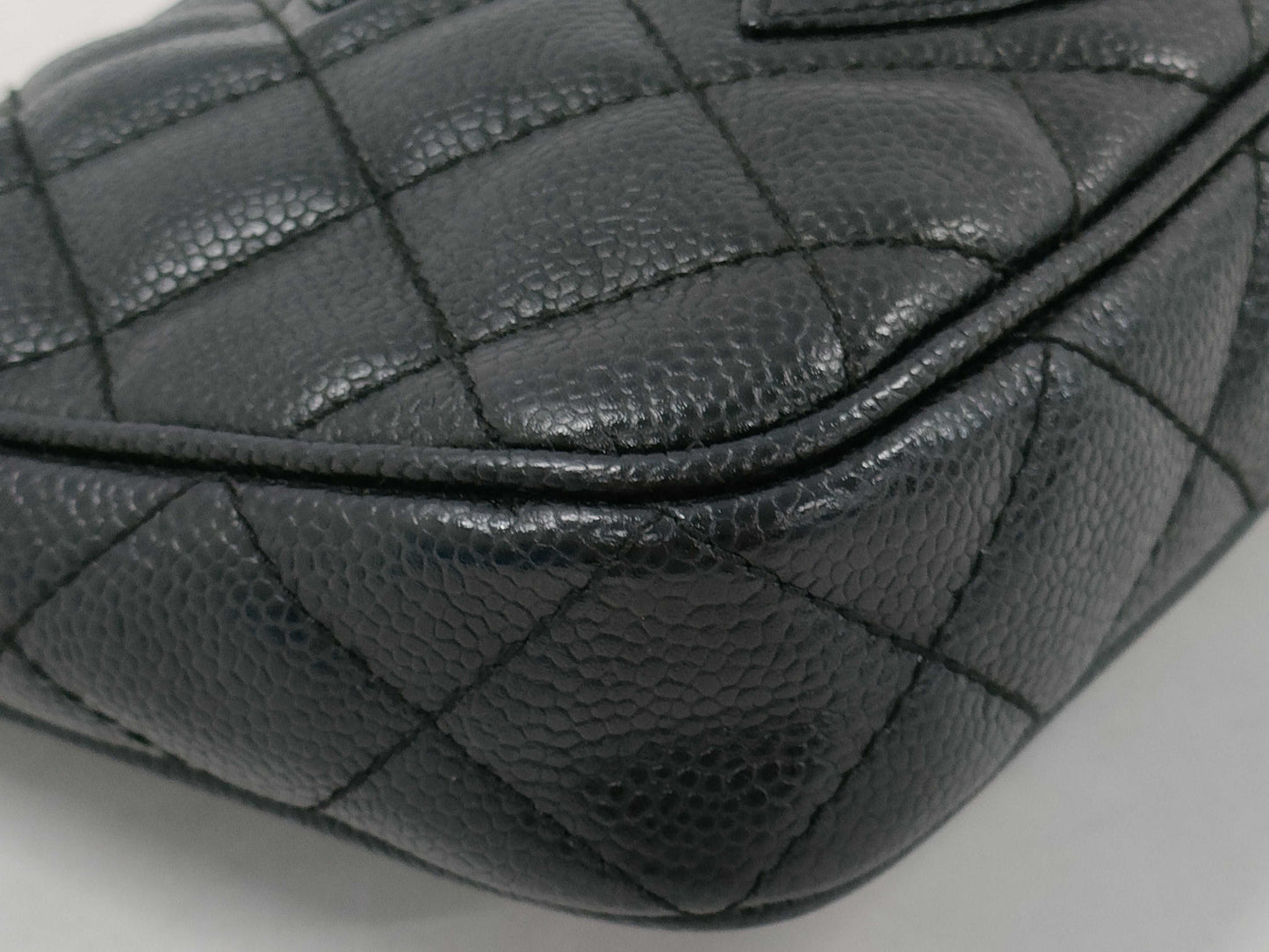 CHANEL Matelasse Caviar Skin Coco Mark Shoulder Bag