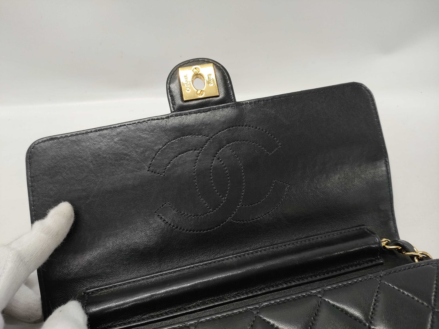 CHANEL Matelasse Chain Shoulder Bag