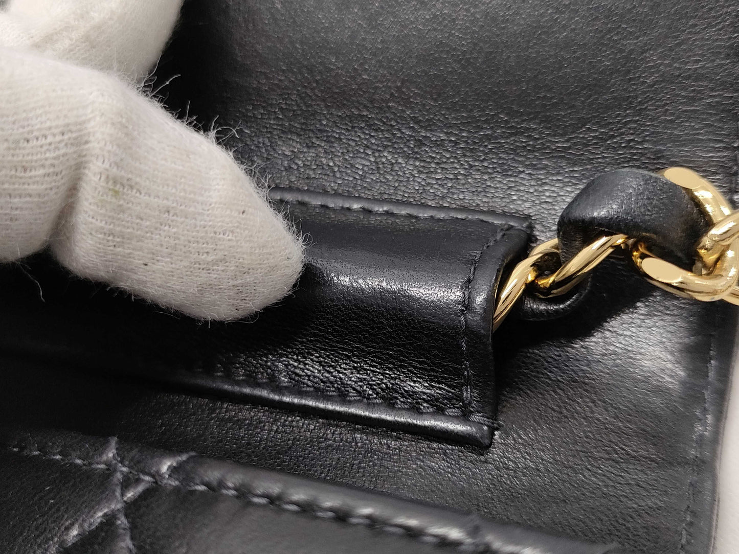 CHANEL Matelasse Chain Shoulder Bag