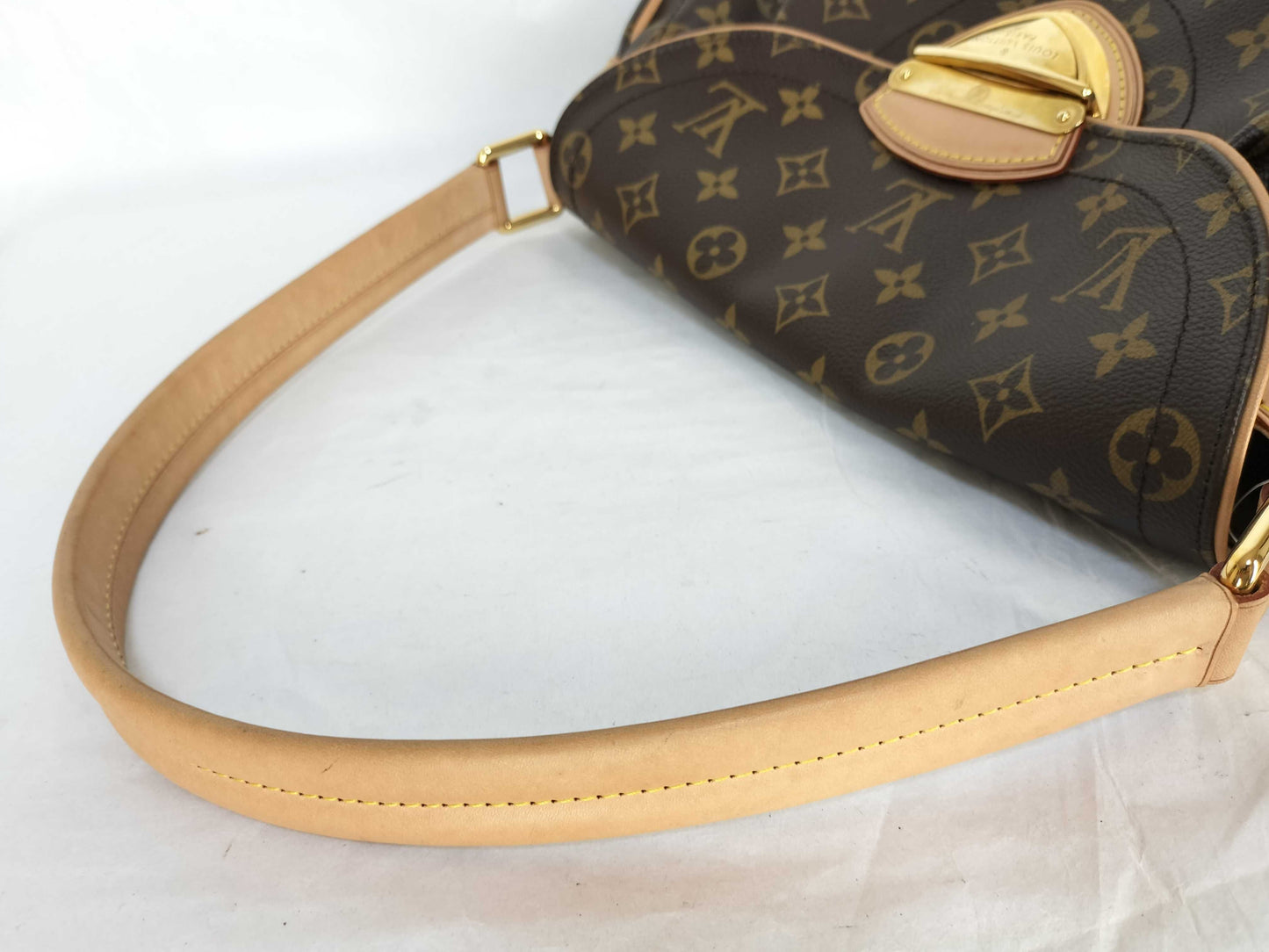 LOUIS VUITTON LOUIS VUITTON Monogram Monogram Beverly MM Shoulder Bag