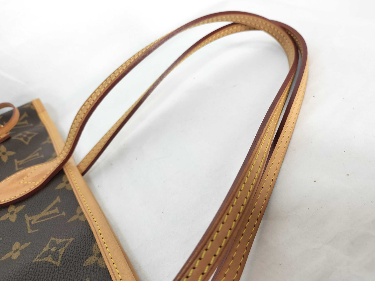 LOUIS VUITTON Monogram Neverfull MM Tote Bag