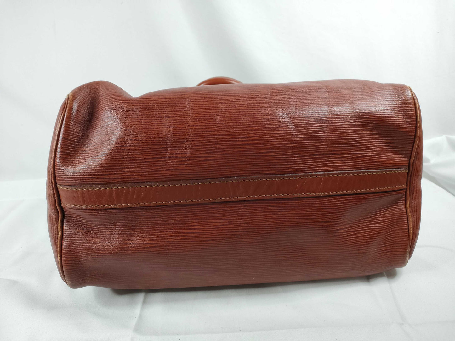 LOUIS VUITTON Epi LV Speedy Epi Handbag