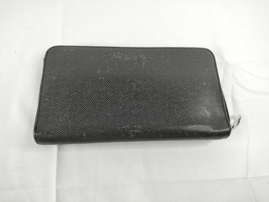 LOUIS VUITTON Taiga LV Wallet