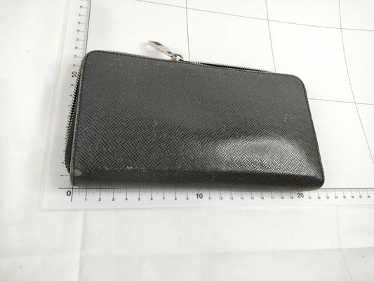 LOUIS VUITTON Taiga LV Wallet