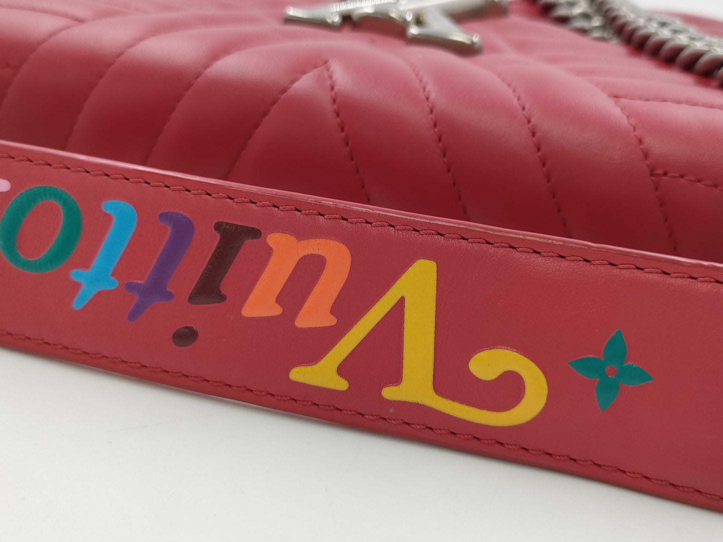 LOUIS VUITTON LV New Wave Chain Bag MM Red NZ2189 Shoulder Bag