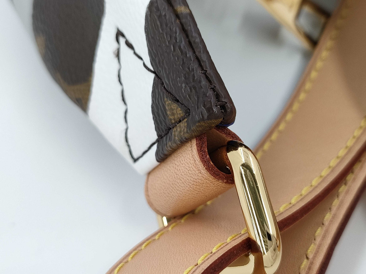 LOUIS VUITTON LV Bum Bag Leak of Legend TJ4199 Waist Bag
