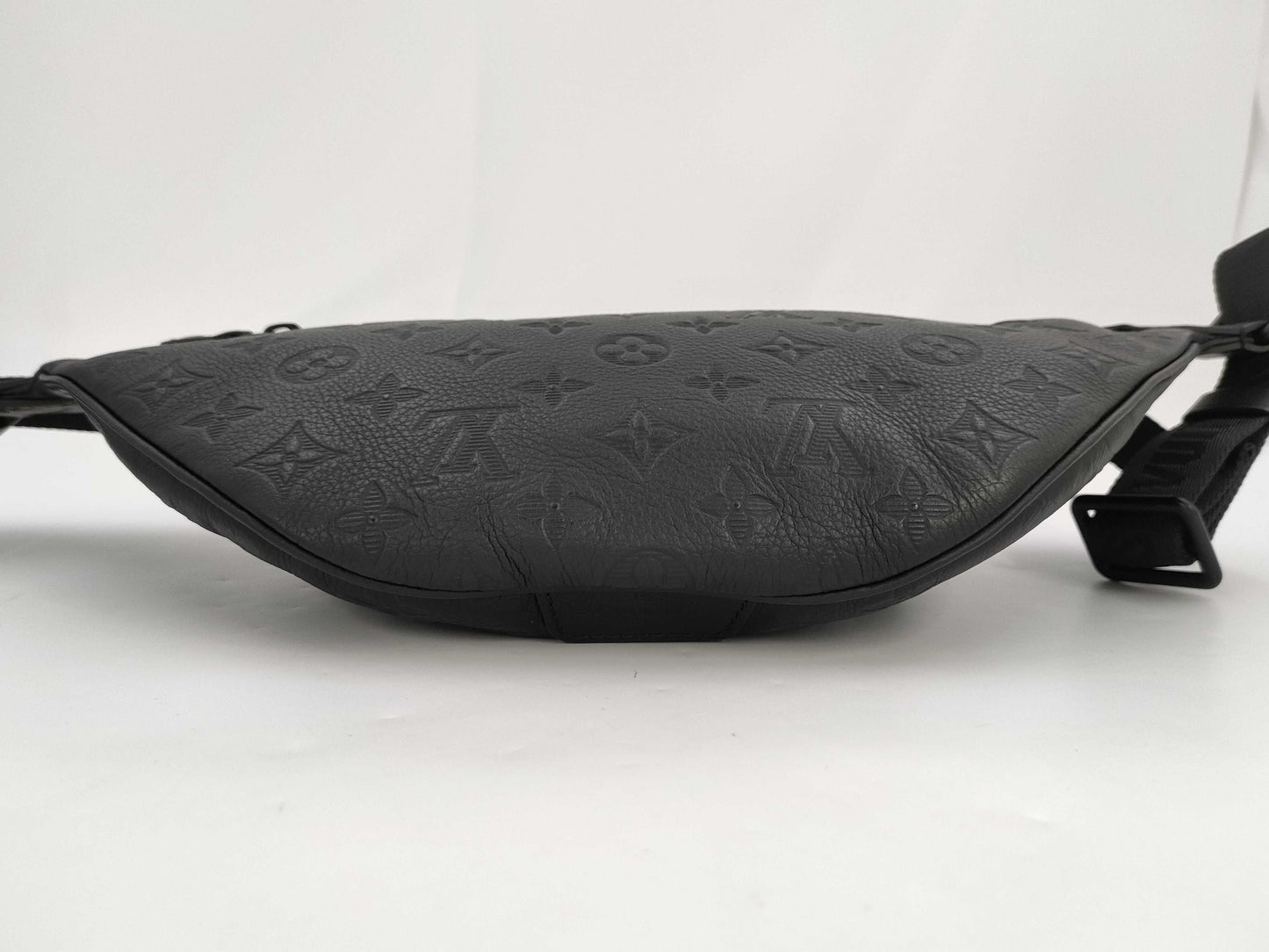 LOUIS VUITTON LV Discovery Bumbag Monogram Shadow Black RFID Waist Bag