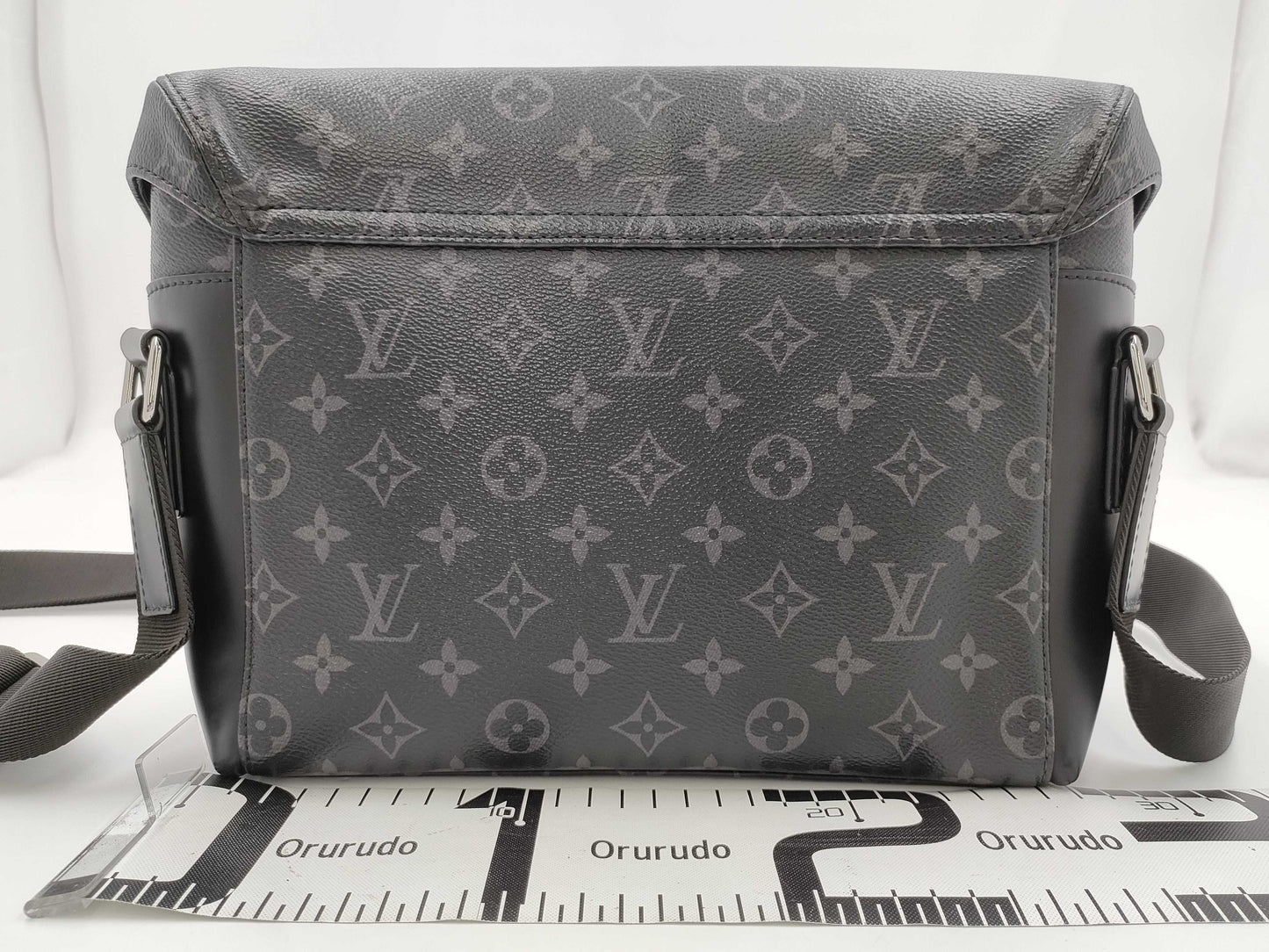 LOUIS VUITTON LV Messenger Voyage MM Monogram Eclipse Shoulder Bag FO3149