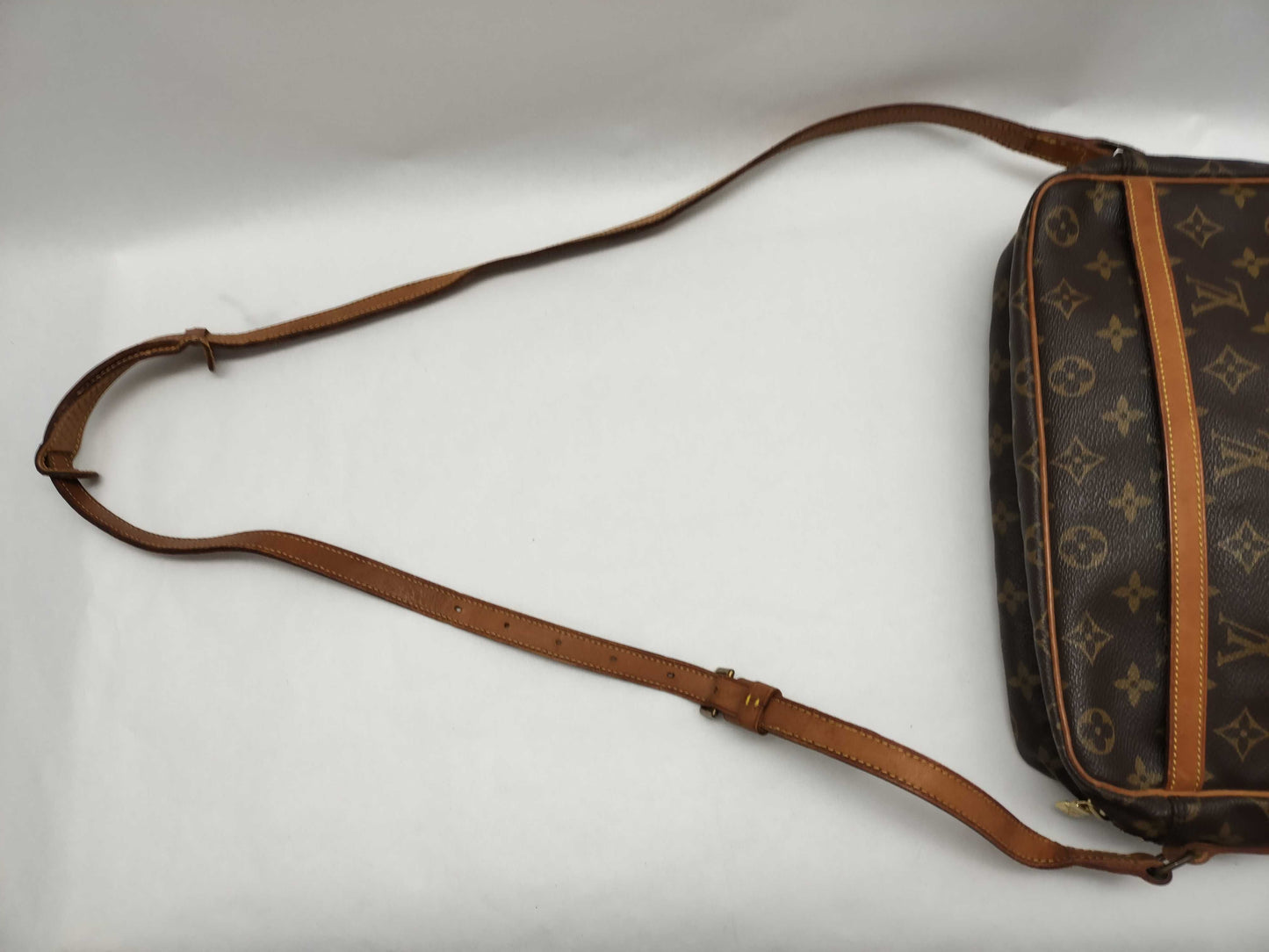 LOUIS VUITTON LOUIS VUITTON Monogram LOUISVUITTON Louis Vuitton Trocadero 27 Shoulder Bag
