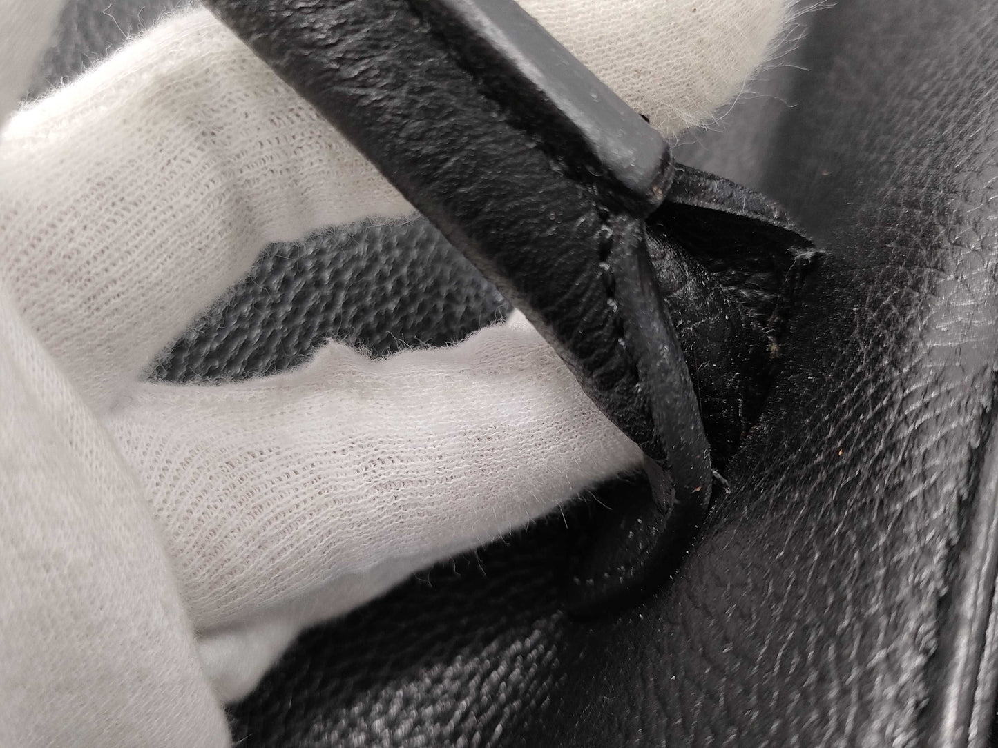 CHANEL Executive Caviar Skin Tote Bag