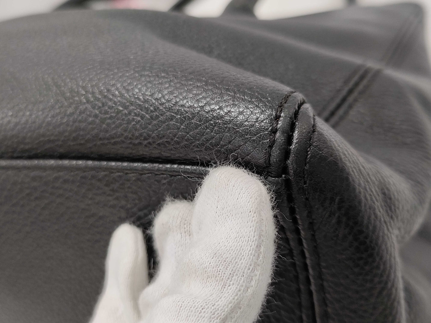 CHANEL Executive Caviar Skin Tote Bag