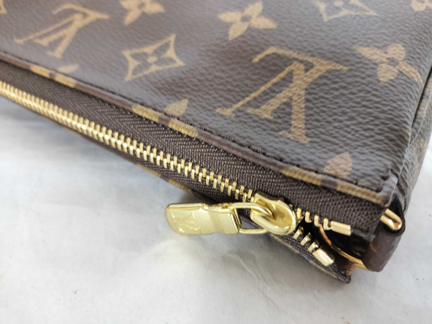 LOUIS VUITTON LOUIS VUITTON Monogram Pochette Accessoires Pouch