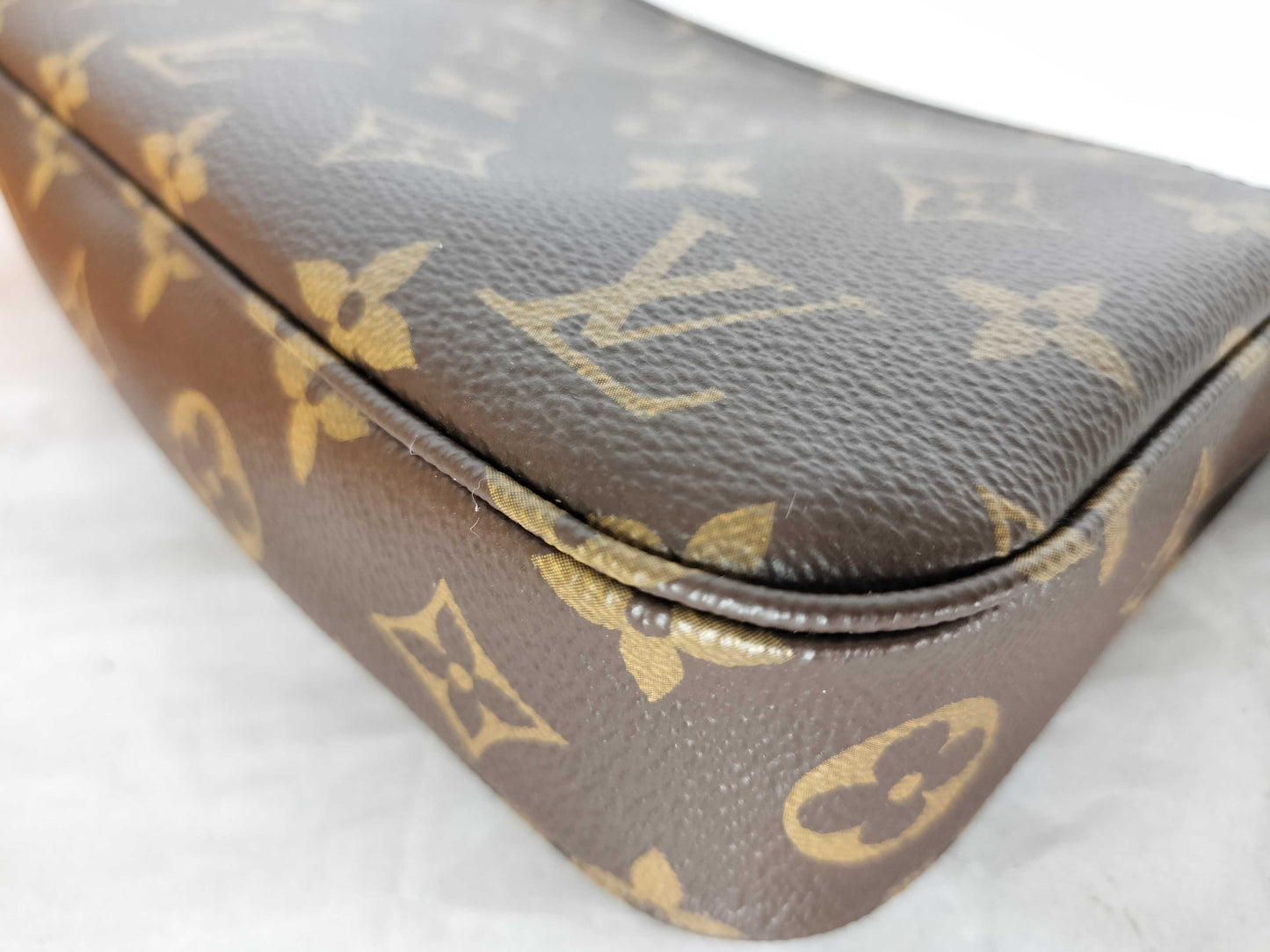 LOUIS VUITTON LOUIS VUITTON Monogram Pochette Accessoires Pouch