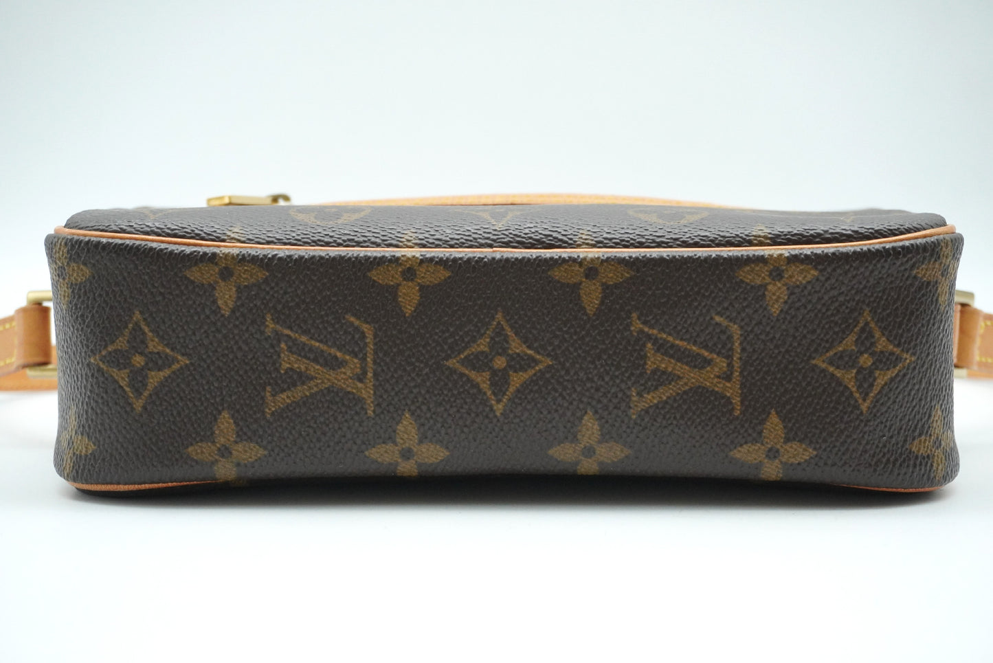 LOUIS VUITTON Monogram Pochette Cite M51183 Shoulder Bag