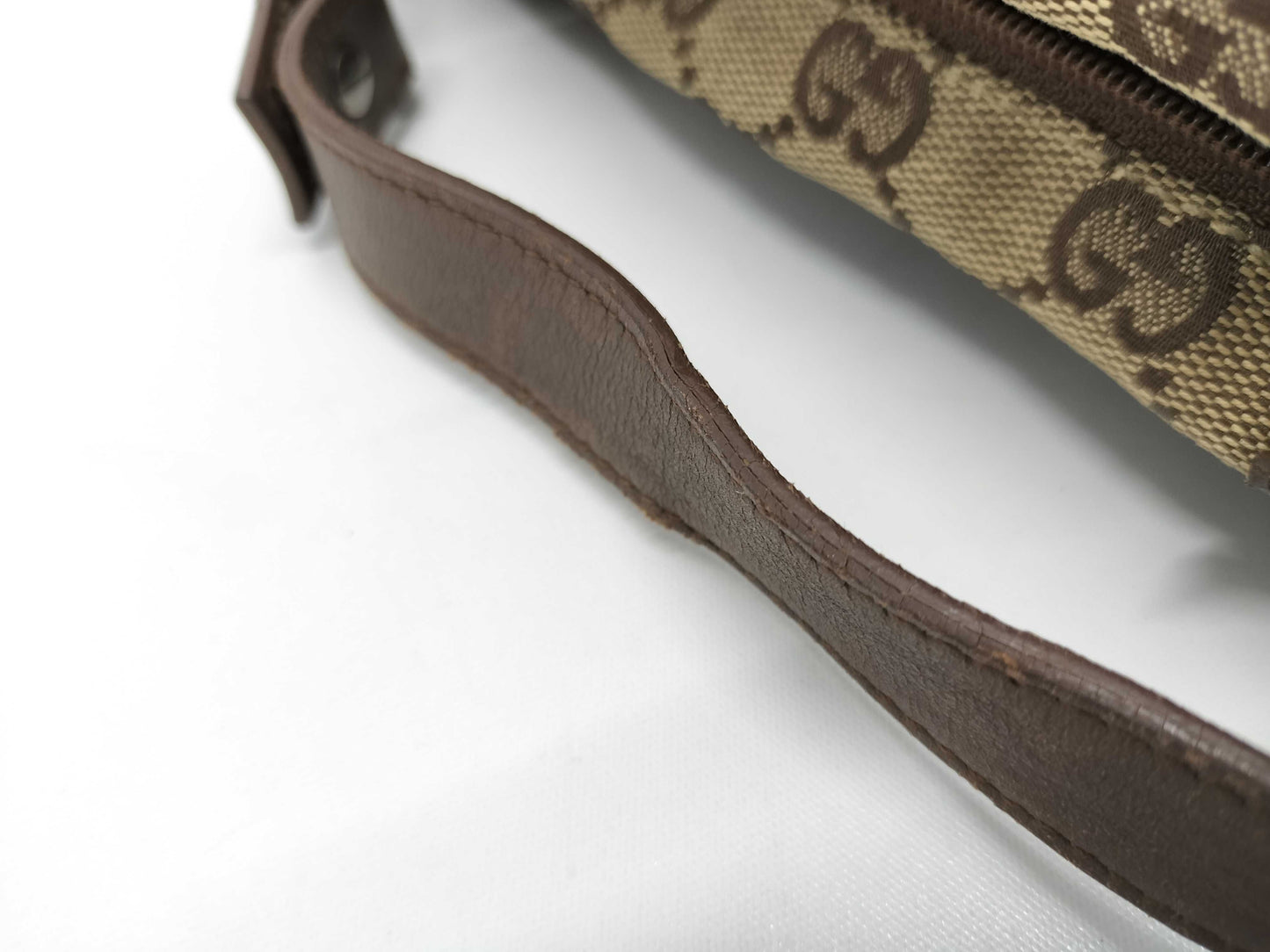GUCCI GG Canvas One-Shoulder Bag Accessory Pouch Pouch