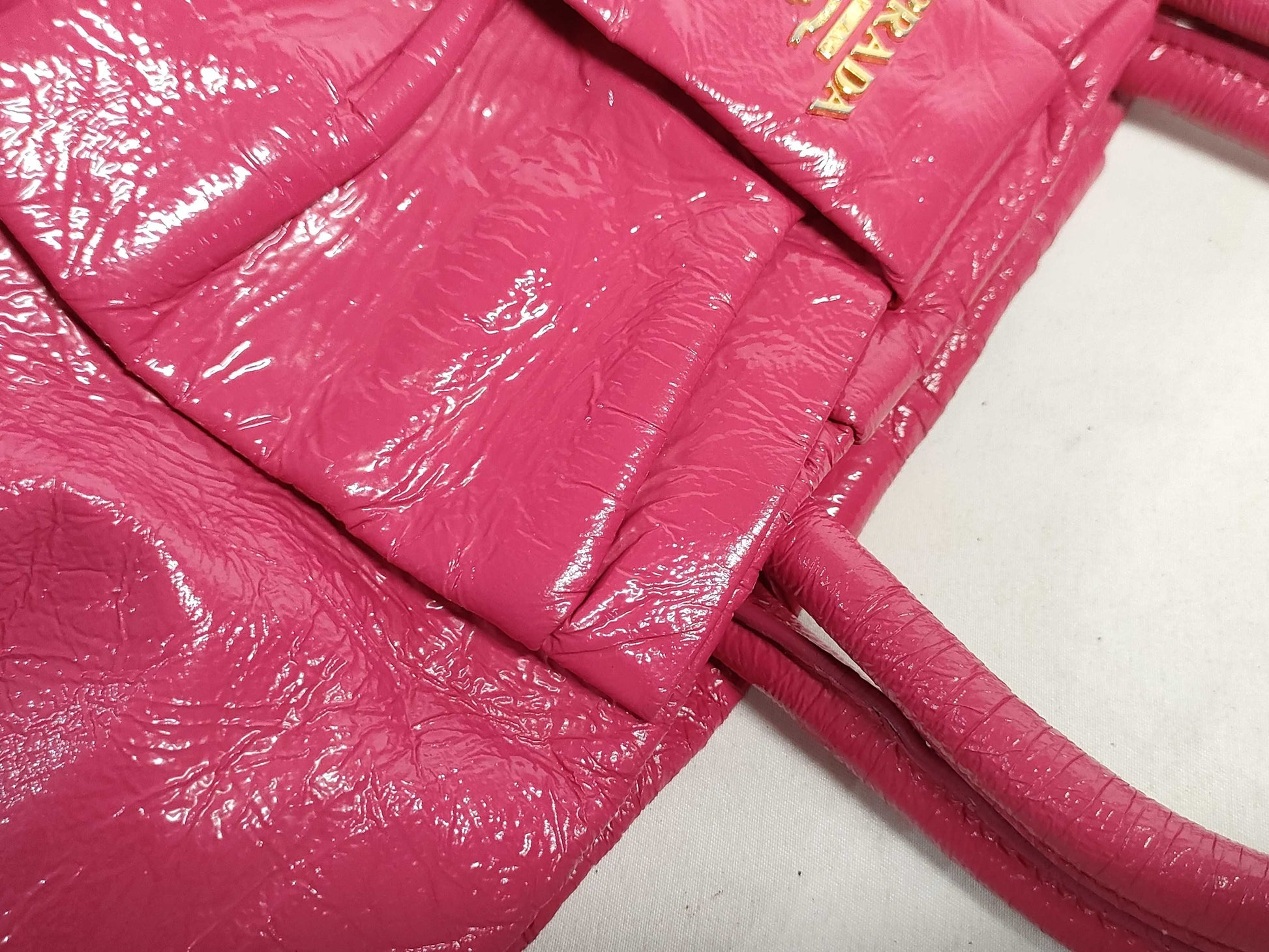 BN1601 Patent Leather Ribbon Handbag