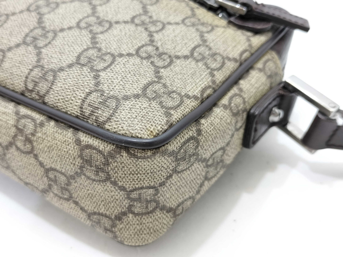 GUCCI GG Supreme Shoulder Bag