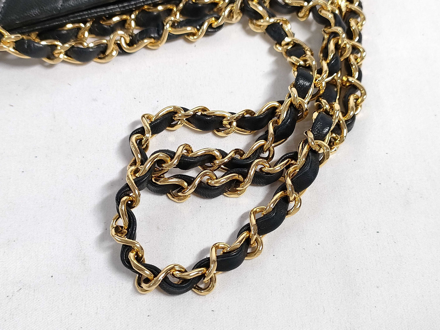 CHANEL shoulder bag
