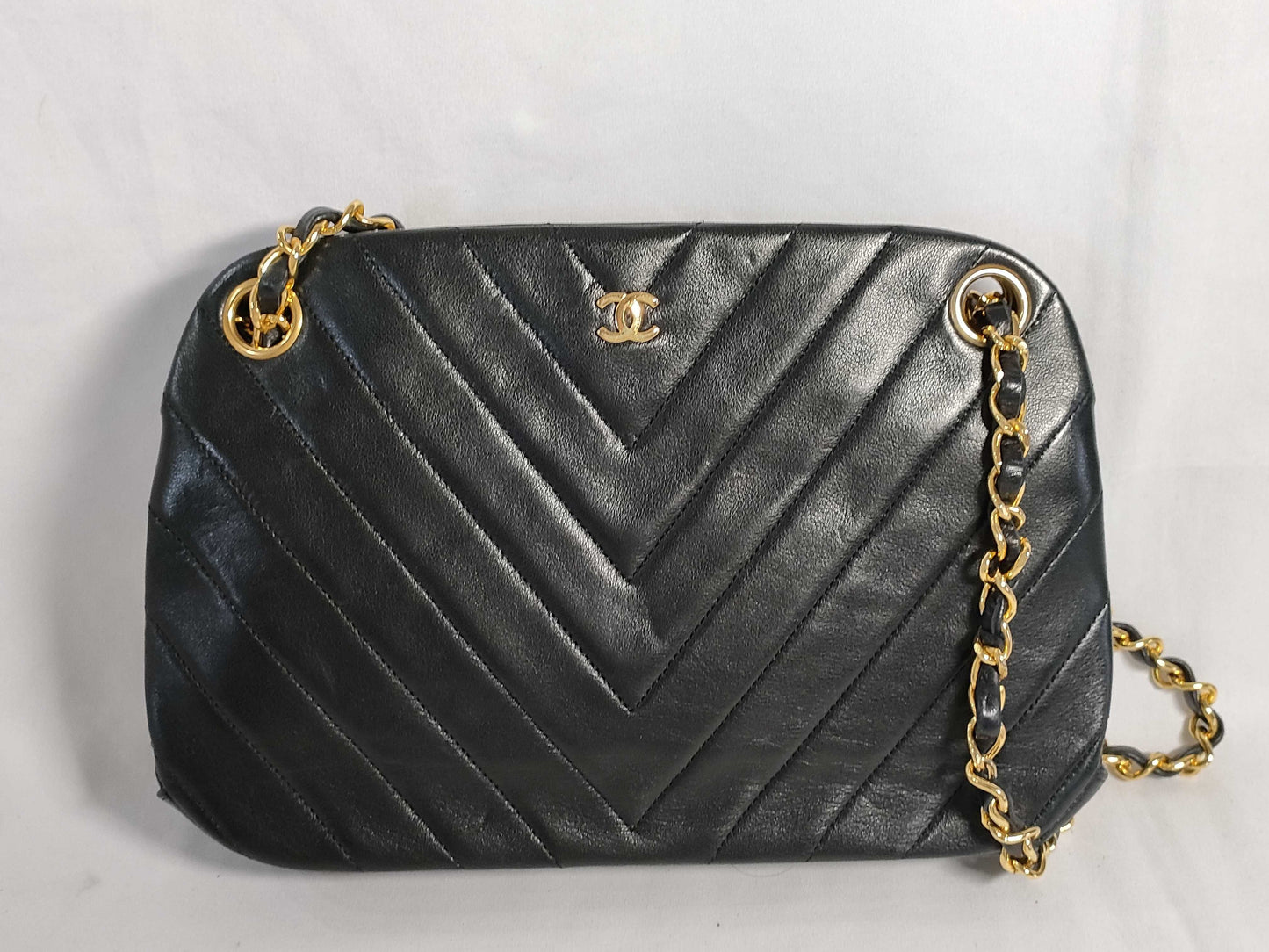 CHANEL shoulder bag