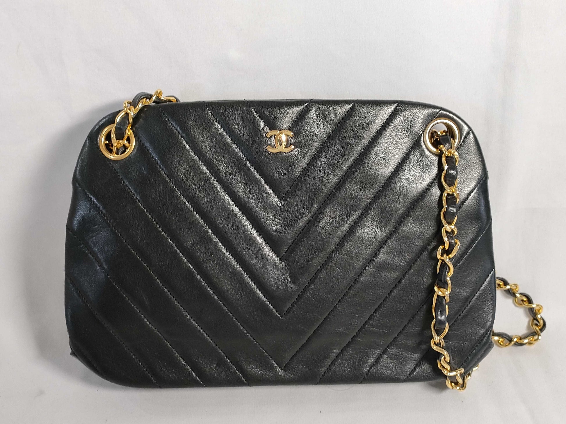 CHANEL shoulder bag