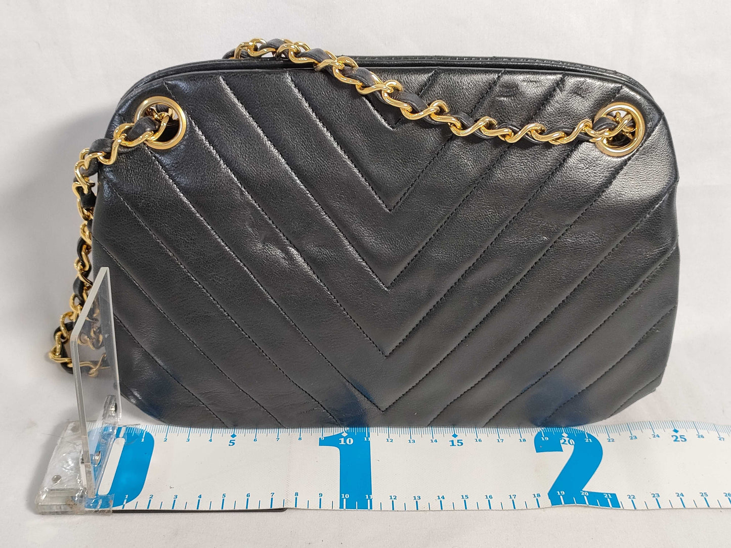 CHANEL shoulder bag