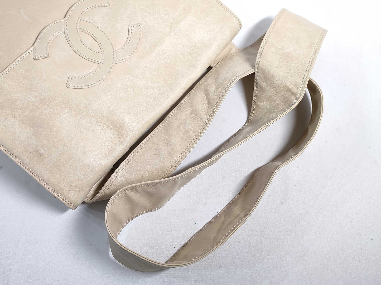 CHANEL shoulder bag