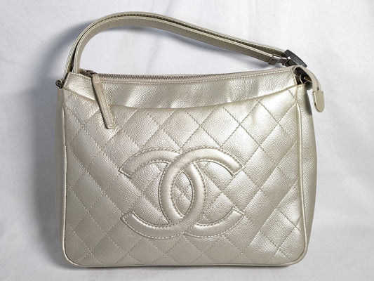CHANEL shoulder bag