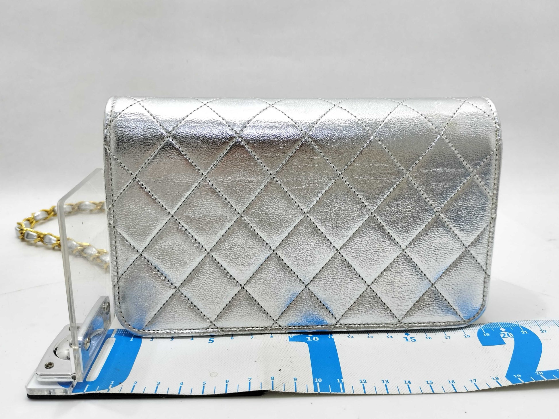 CHANEL shoulder bag