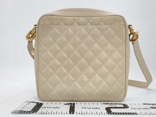 CHANEL shoulder bag