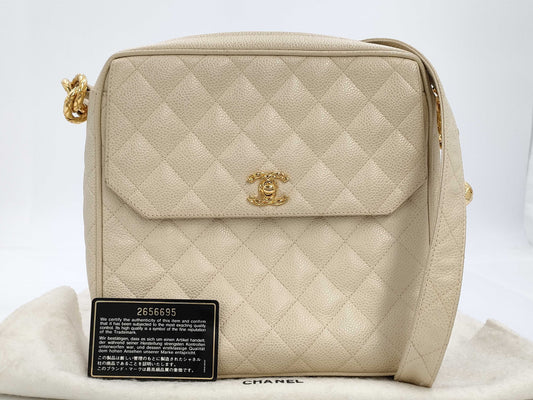 CHANEL shoulder bag