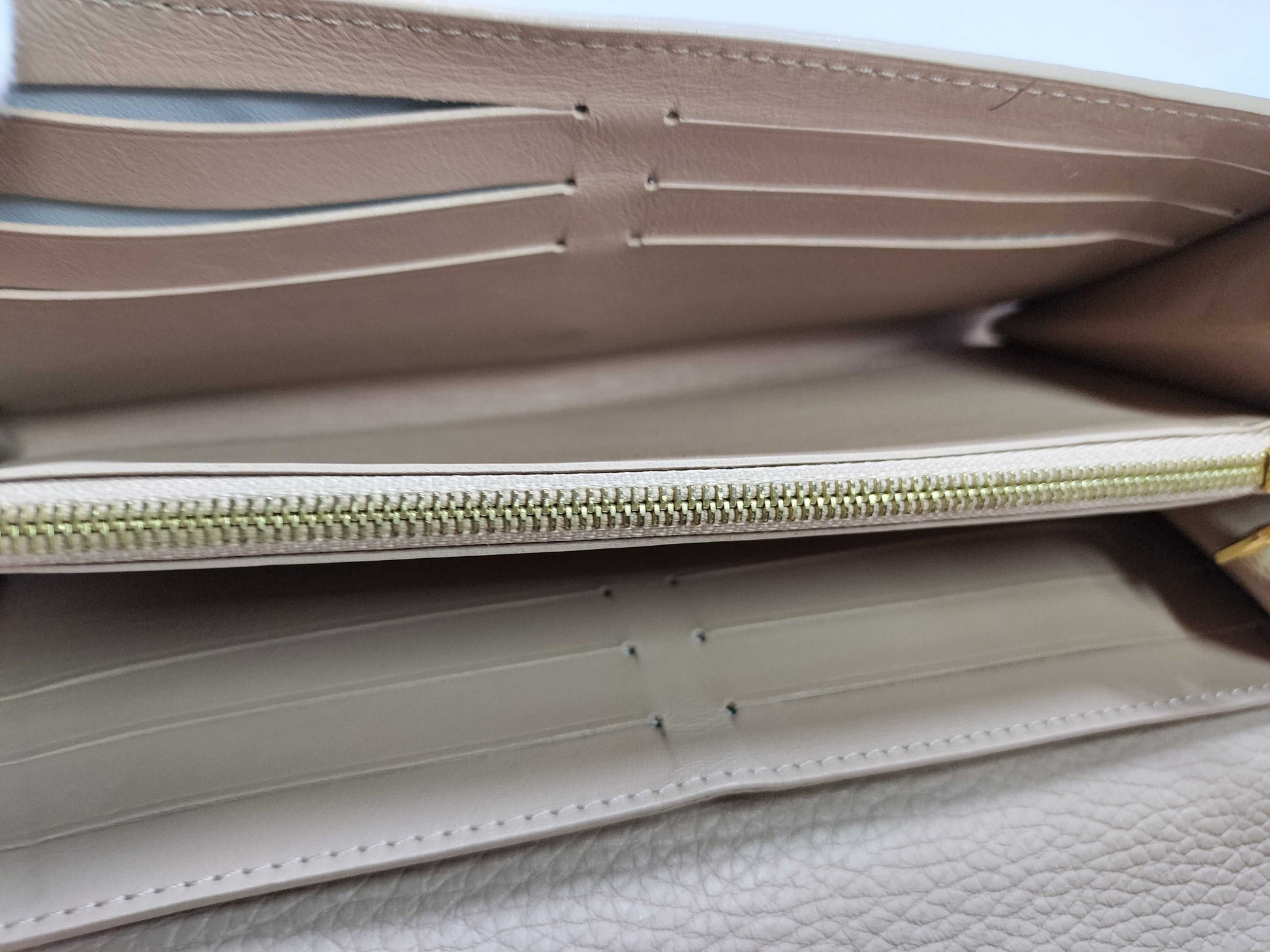 LOUIS VUITTON LOUIS VUITTON Vuitton Portefeuille Capucines Wallet