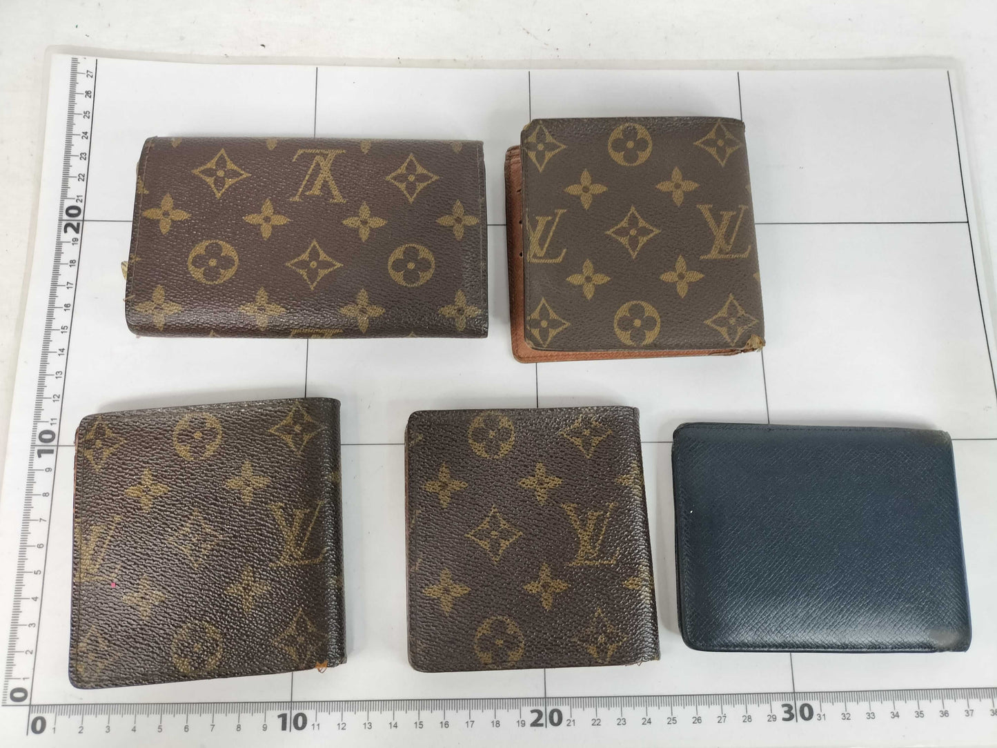 LOUIS VUITTON LOUIS VUITTON Monogram Louis Vuitton Monogram Taiga Folding Wallet Marco Multiple Wallet