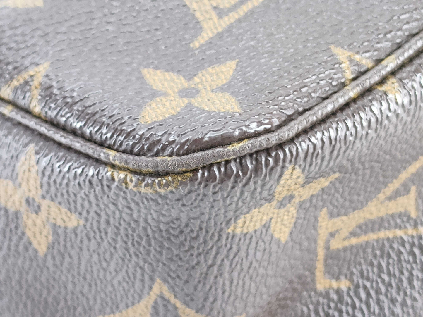 LOUIS VUITTON LOUIS VUITTON Monogram Louis Vuitton Monogram True Towelette Pouch Clutch Bag Second Bag