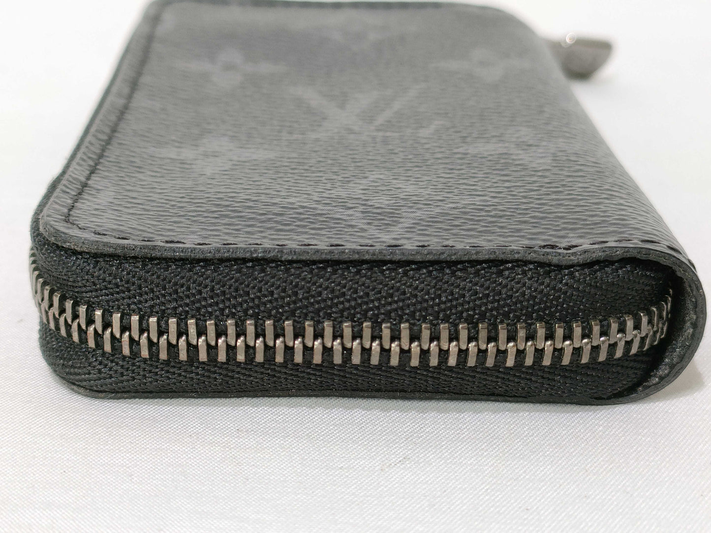 LOUIS VUITTON LOUIS VUITTON Monogram Louis Vuitton Zippy Coin Purse Vertical Monogram Eclipse Coin Case