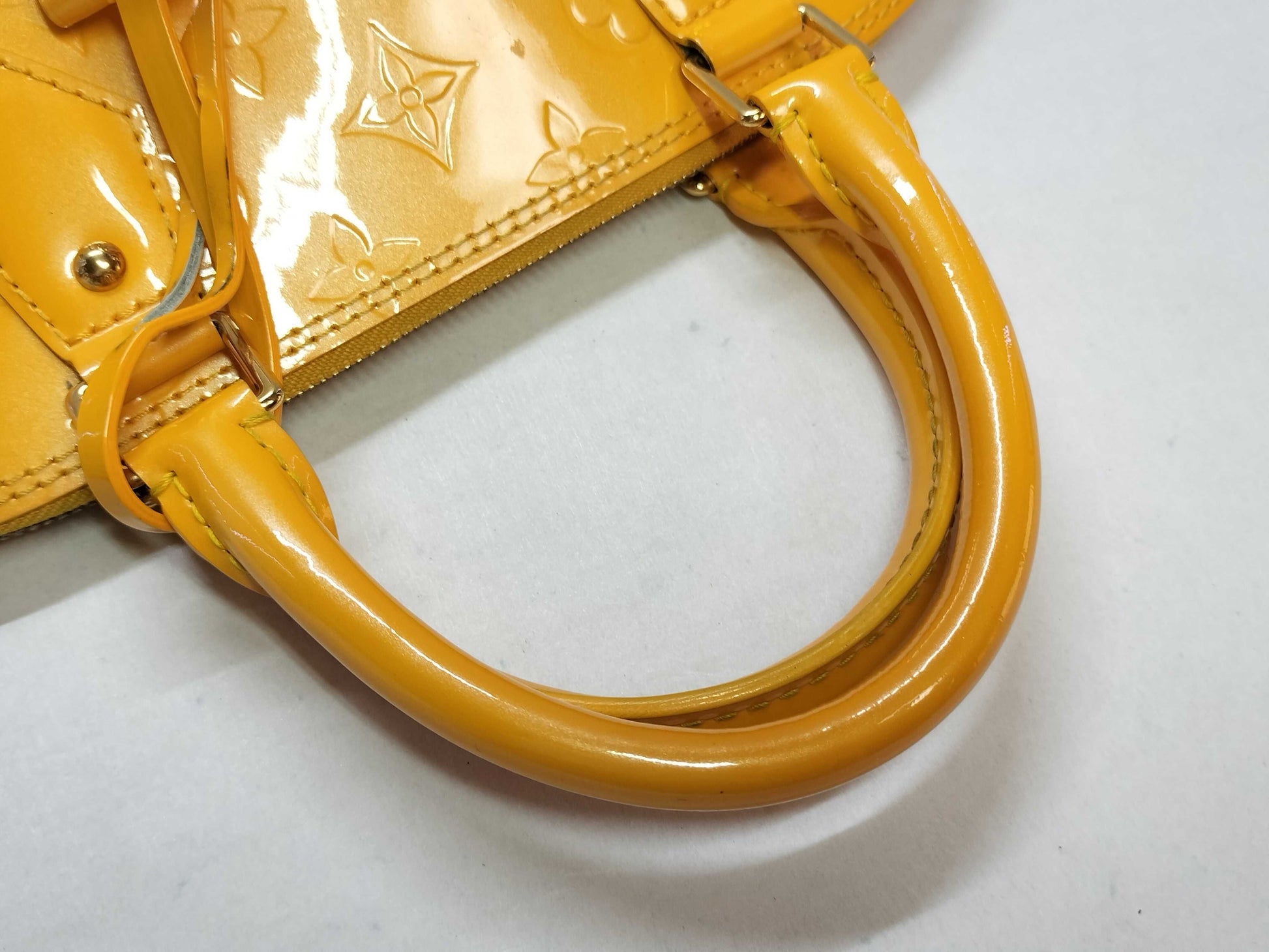 LOUIS VUITTON Epi Louis Vuitton Vernis Alma PM Jaune Passion Handbag M91695 MI1112