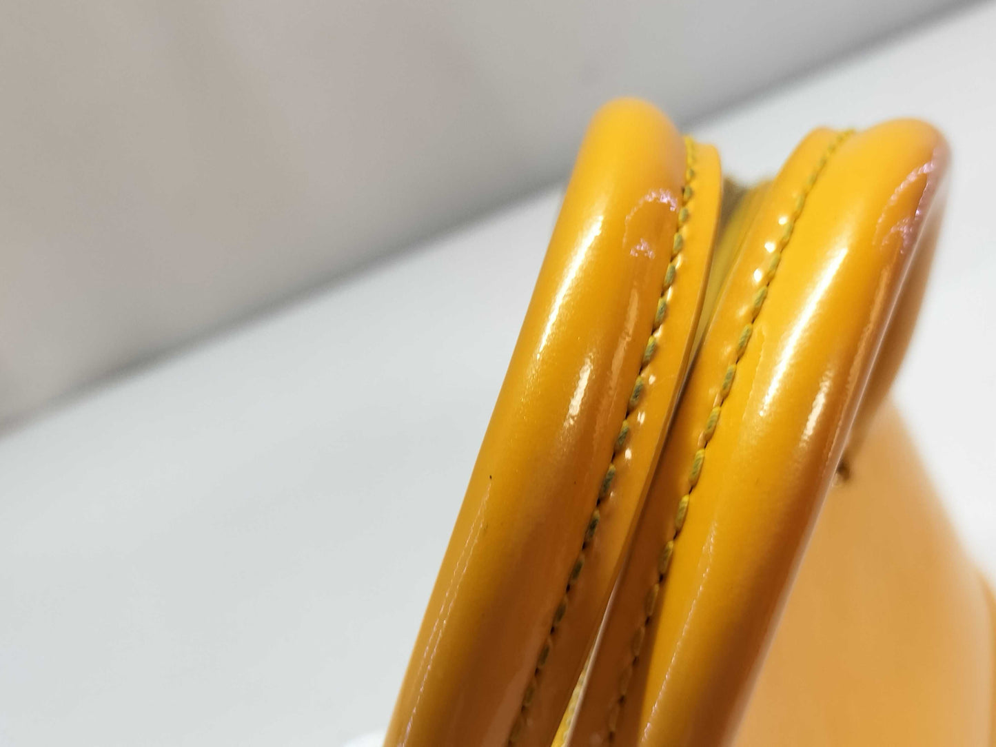 LOUIS VUITTON Epi Louis Vuitton Vernis Alma PM Jaune Passion Handbag M91695 MI1112