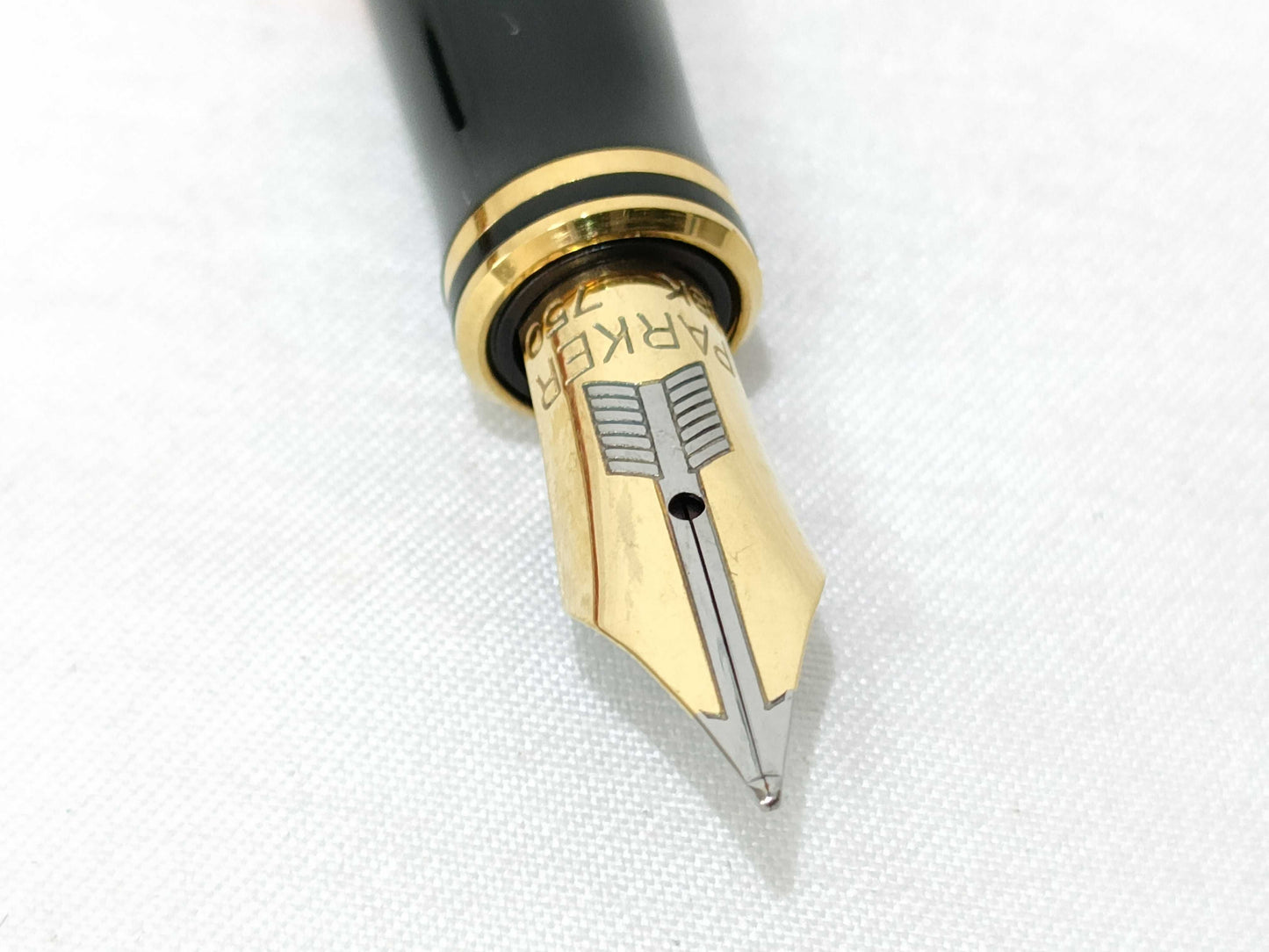 PARKER PARKER Duofold Fountain Pen, 18K Orange, Black, and Gold