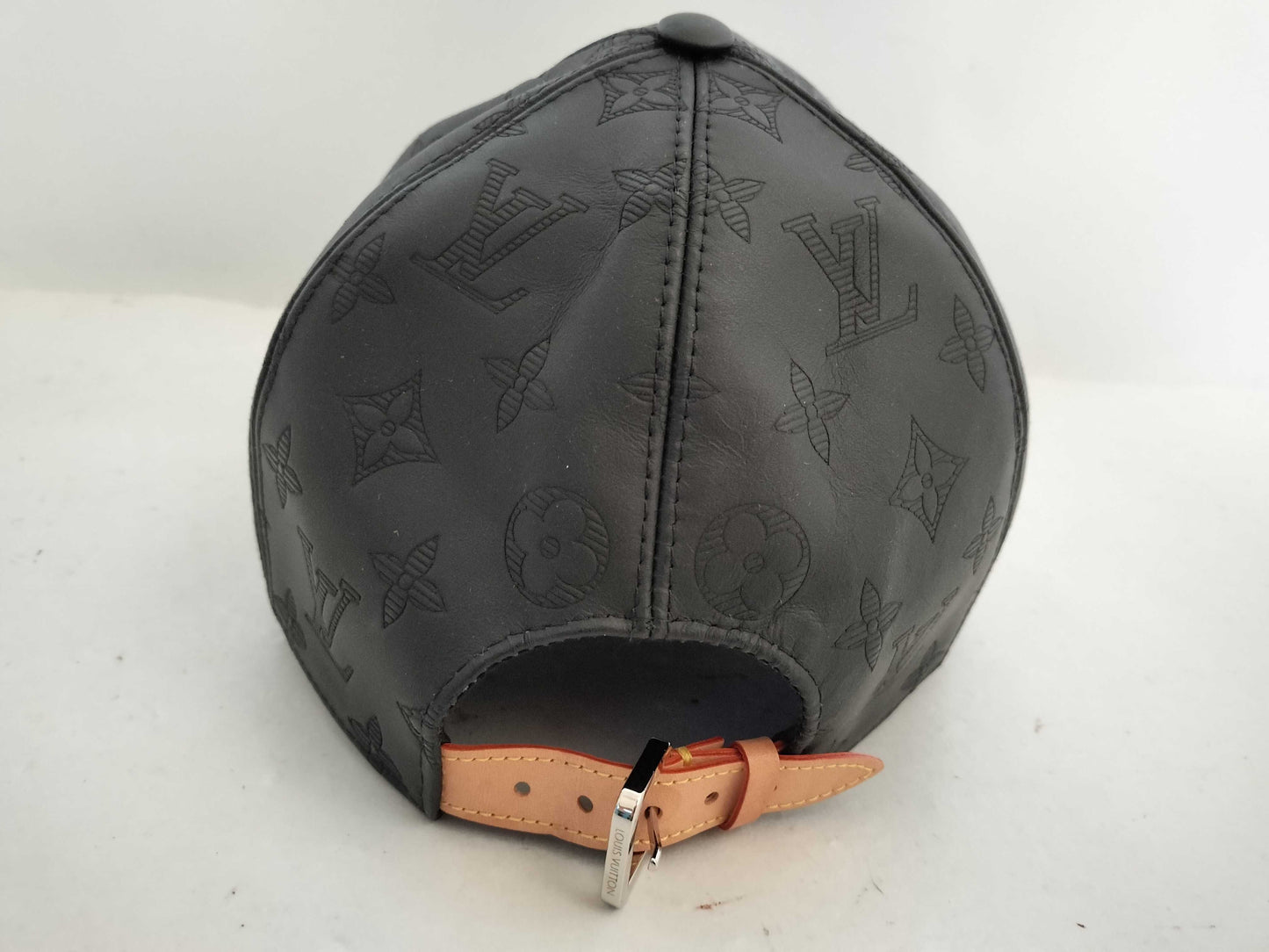LOUIS VUITTON LOUIS VUITTON Caps and other accessories