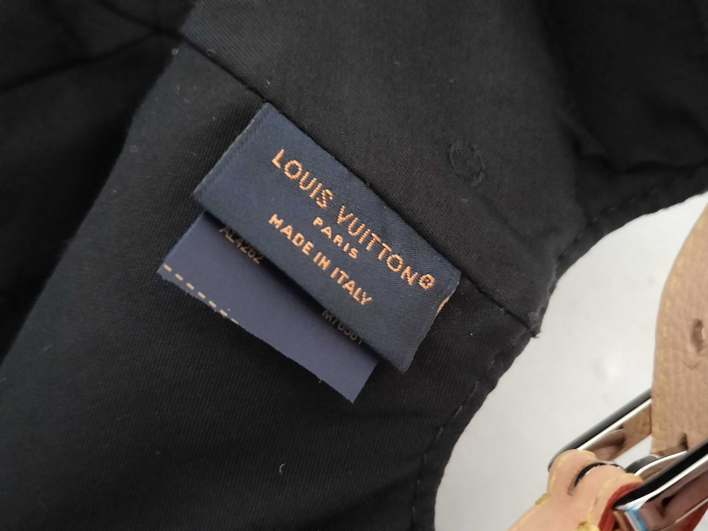LOUIS VUITTON LOUIS VUITTON Caps and other accessories