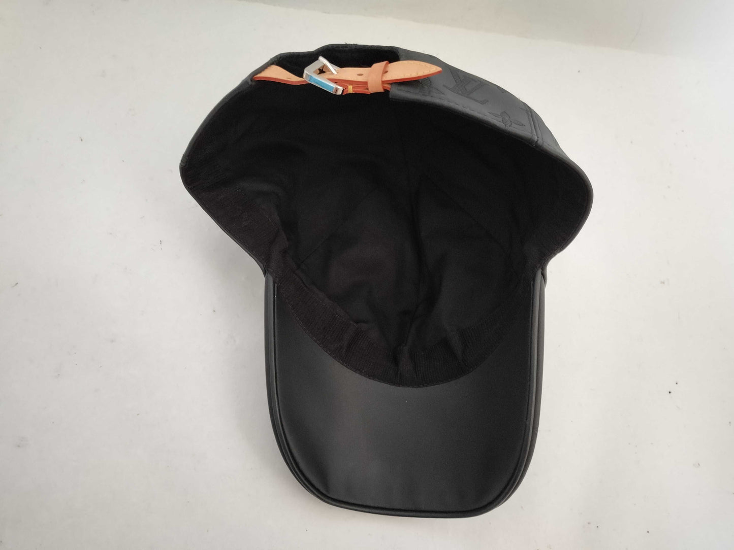 LOUIS VUITTON LOUIS VUITTON Caps and other accessories