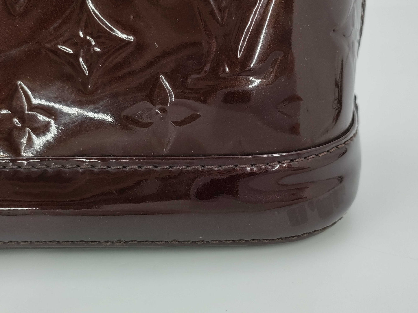 LOUIS VUITTON Vernis Alma BB Handbag