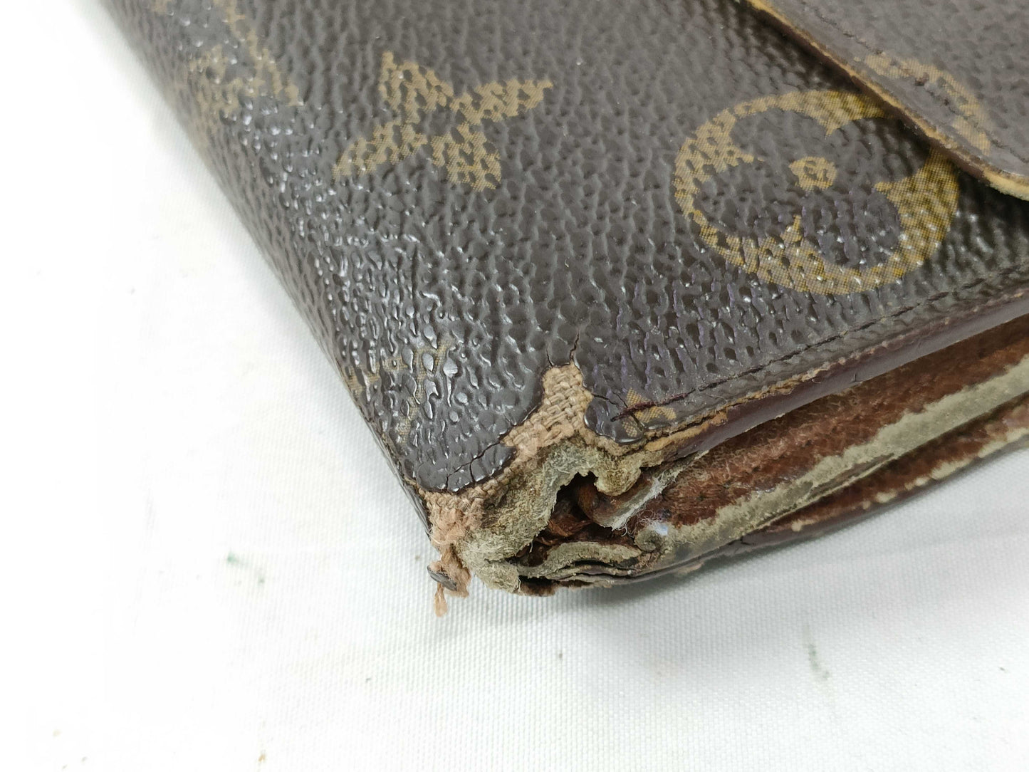 LOUIS VUITTON Monogram Louis Vuitton Serial Numbered 3-Piece Wallet Set