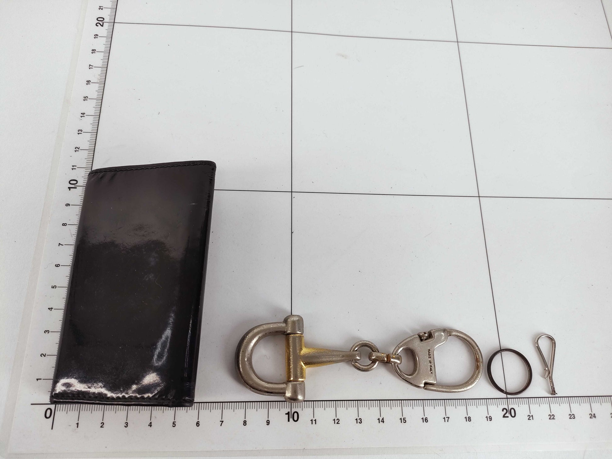 GUCCI wallet, key case, and other accessories set of 4. GUCCI wallet